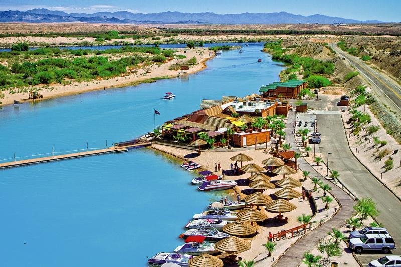 Pirate Cove Resort & Marina Needles Extérieur photo
