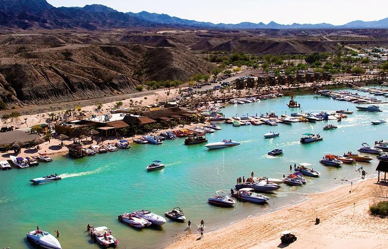 Pirate Cove Resort & Marina Needles Extérieur photo