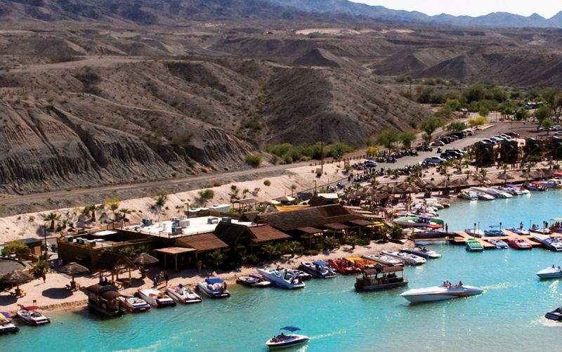 Pirate Cove Resort & Marina Needles Extérieur photo